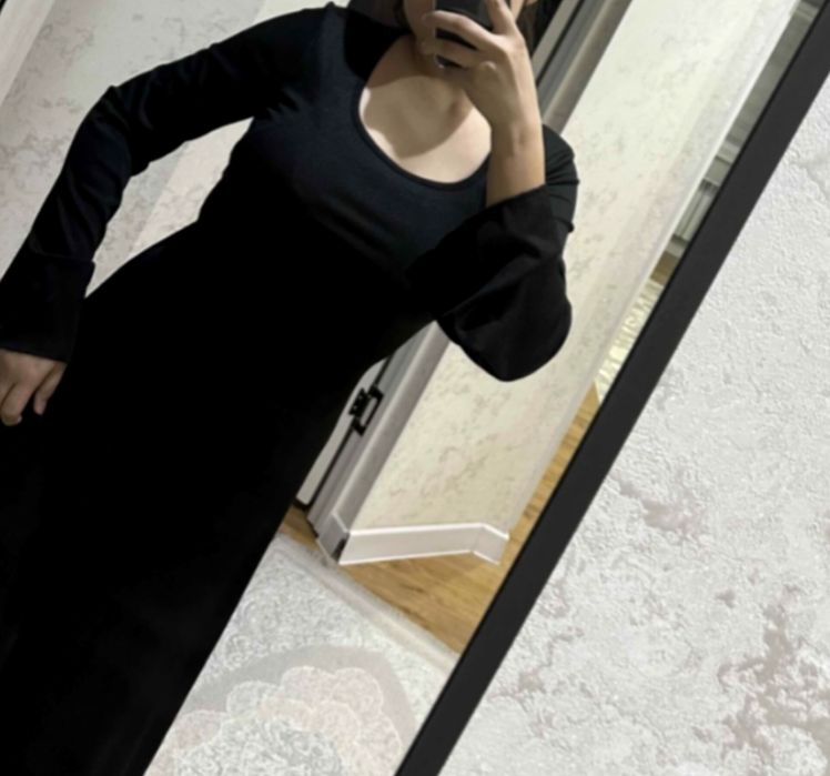 Продаю чёрное стильное платье!