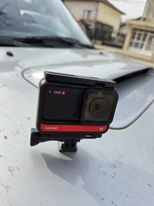 Екшън камера Insta 360 One R