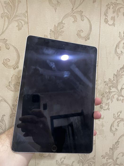 Продам айпад 9 64 гб wifi