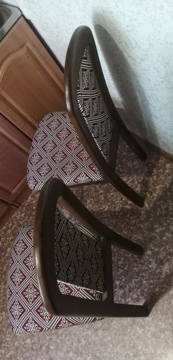 Продам новые стулья