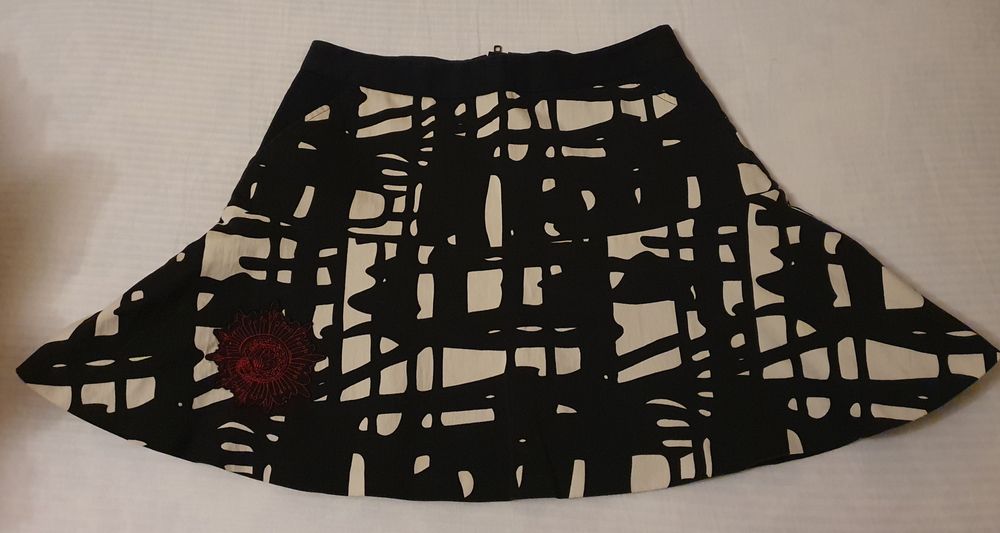 Fustă Desigual,  M, în stare foarte bună