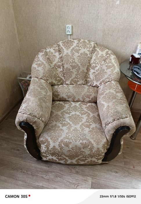 Продам диван угловой