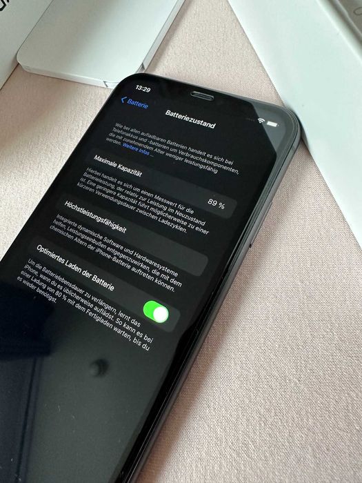 iPhone 11, 64 GB, Черен, като нов