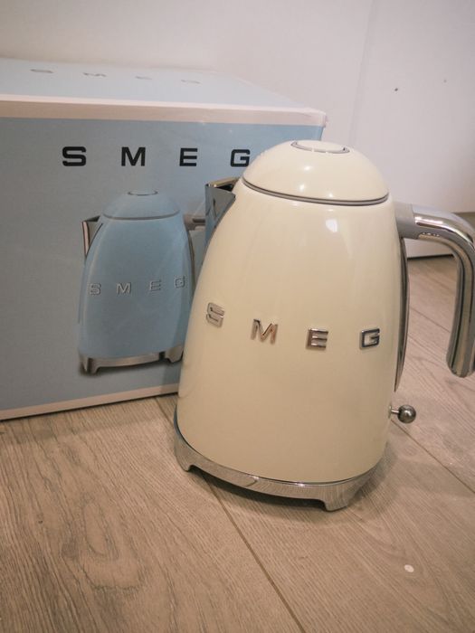 Электрический чайник  Smeg