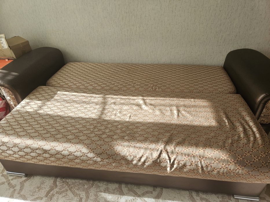 Продам диван для гостиной