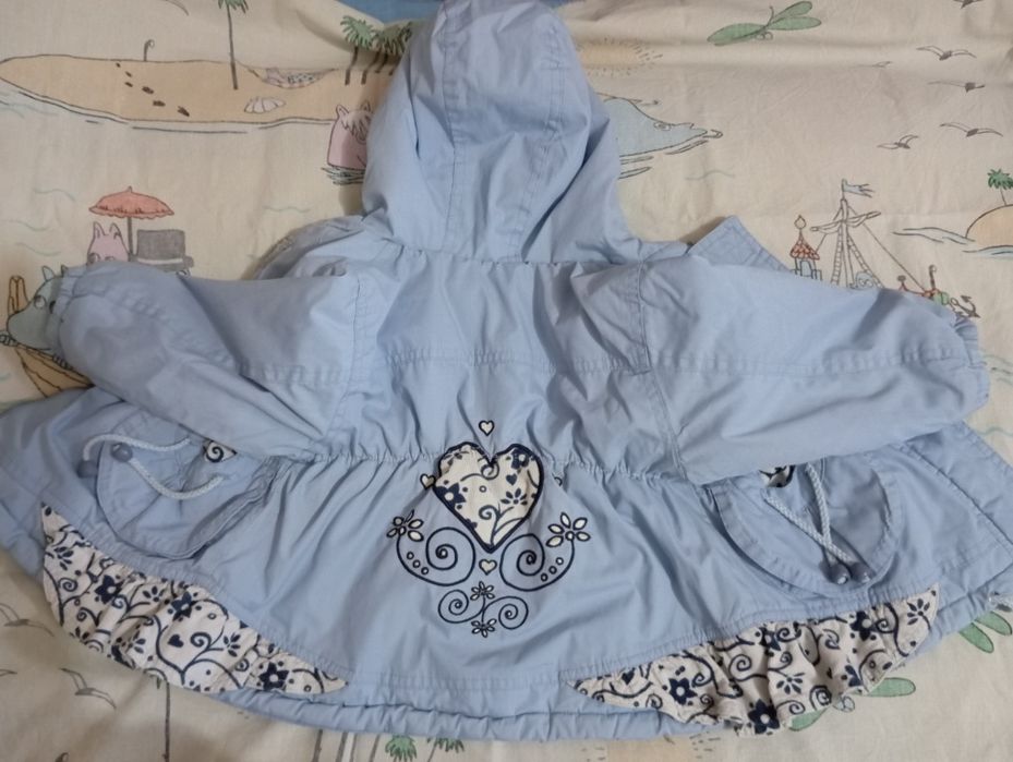 Детские куртки на девочку и комбинезон