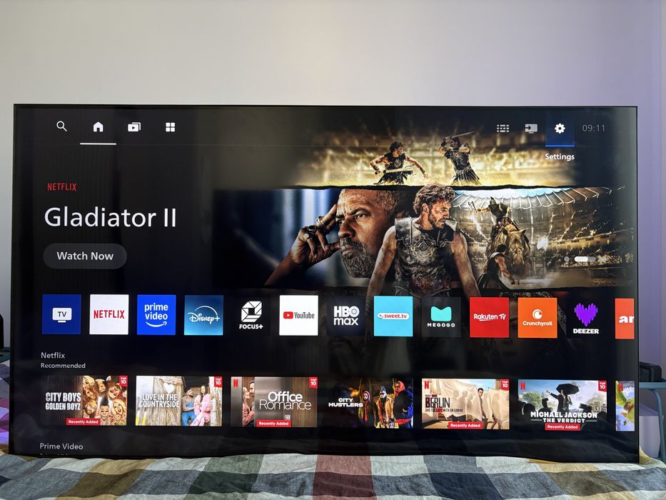 QLED TV nou Philips 4K SMART 139CM Ambilight