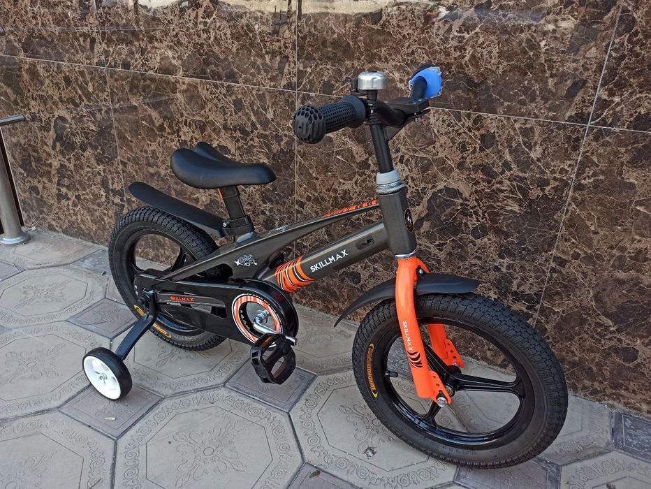 Новый велосипед 12 размер 3-7лет сака диска