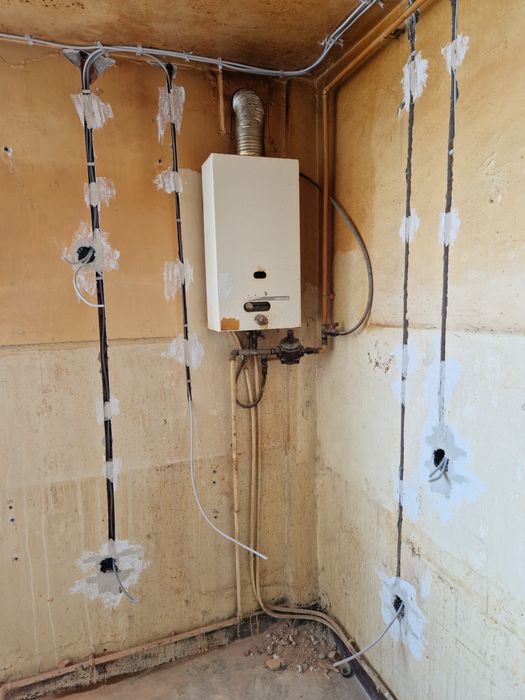 Electrician/Instalatii electrice