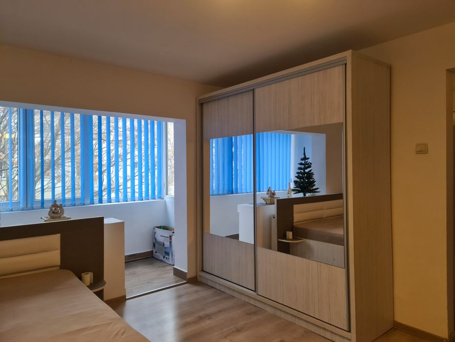 Vand garsoniera in apropiere de Mall Vitan