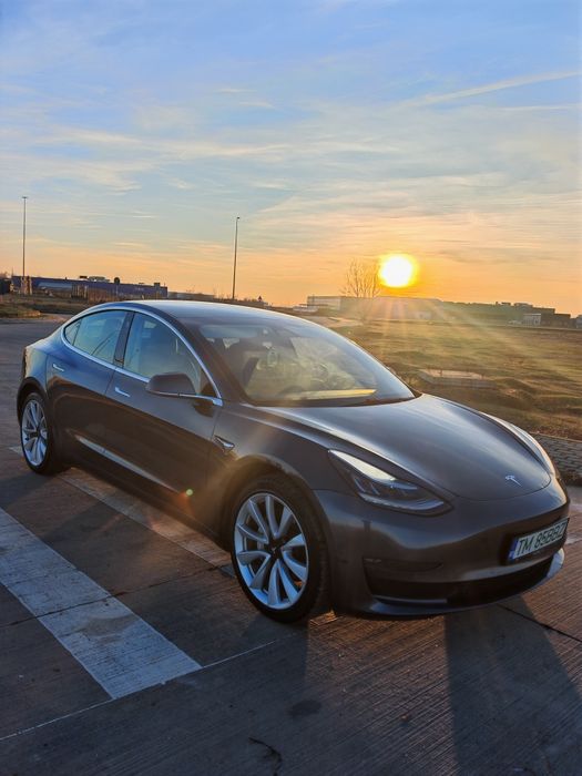 Tesla Model 3 Dual Motor Long Range AWD