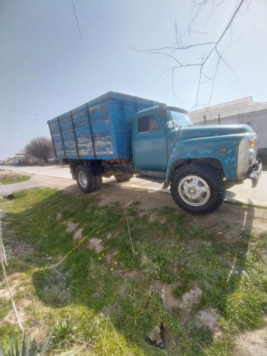 Срочна Зил 53 сотилади