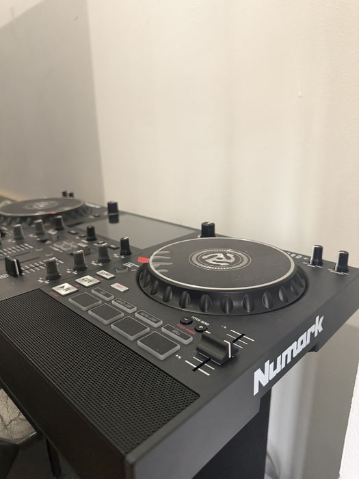 Numark Mixstream Pro+