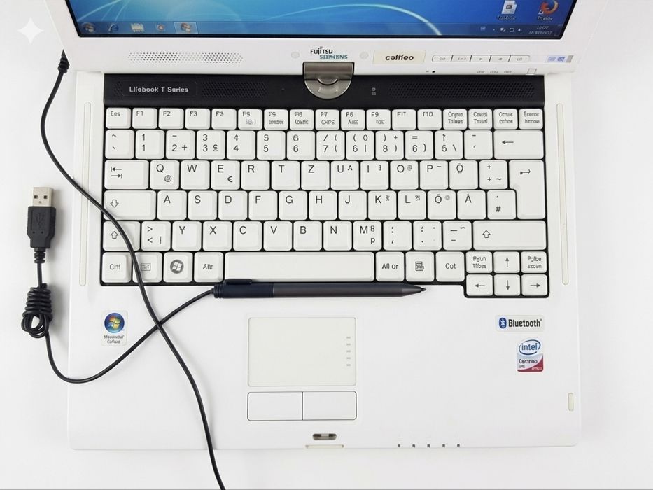 Fujitsu Siemens LifeBook T1010 Convertible Tablet PC – Stare Excelentă – Cu încărcător