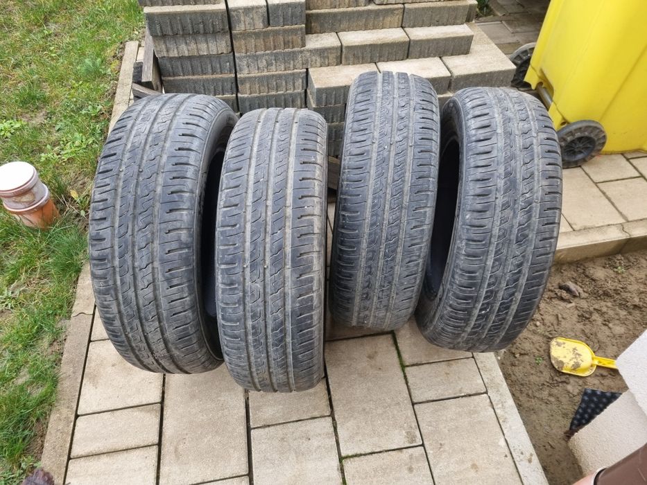 Vand 4 anvelope vara 195 65 15