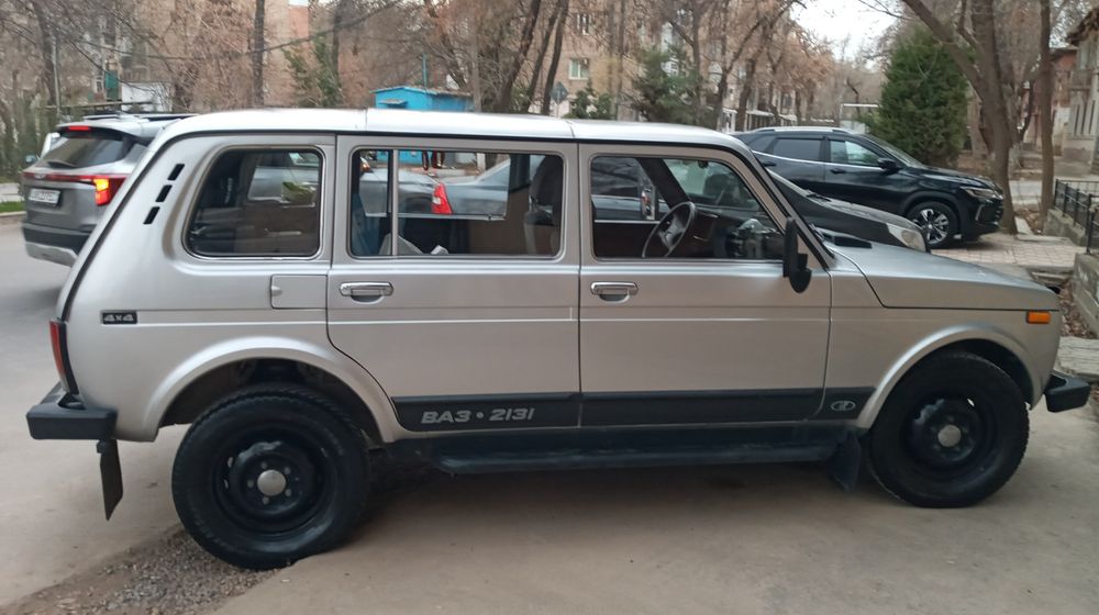Продаётся LADA NIVA 2131 5 дверей