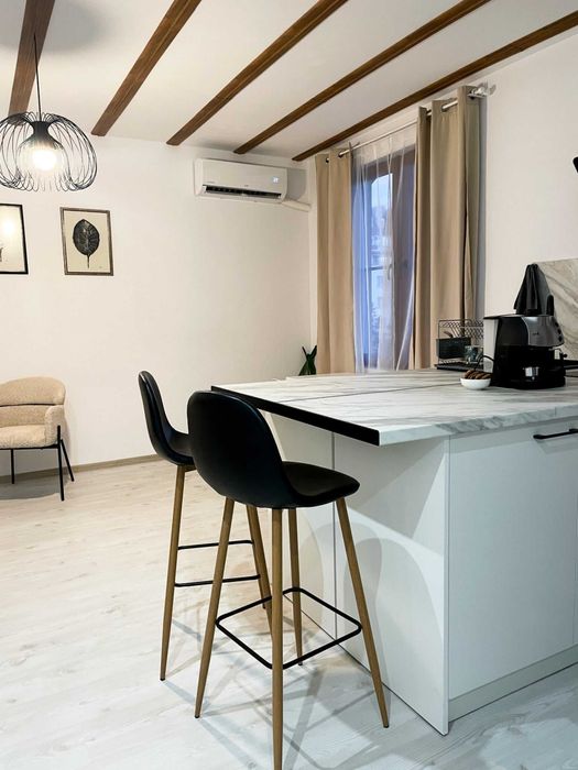 Дава се под наем Двустаен апартамент в София, Център - 70 кв.м за 494.7 € - Снимка #1