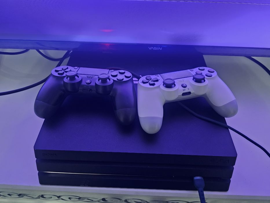 Продам Sony Playstation 4 pro