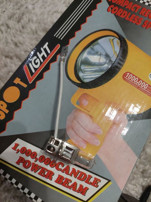 Къмпинг прожектор.