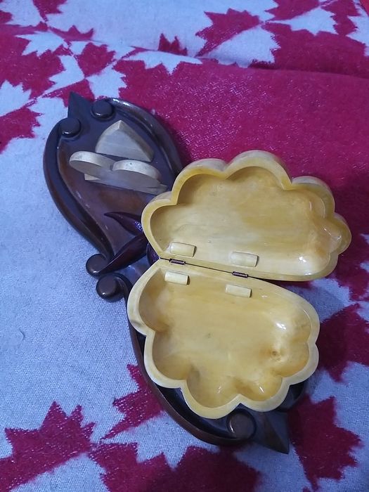 Продам шкатулку в хорошем состоянии