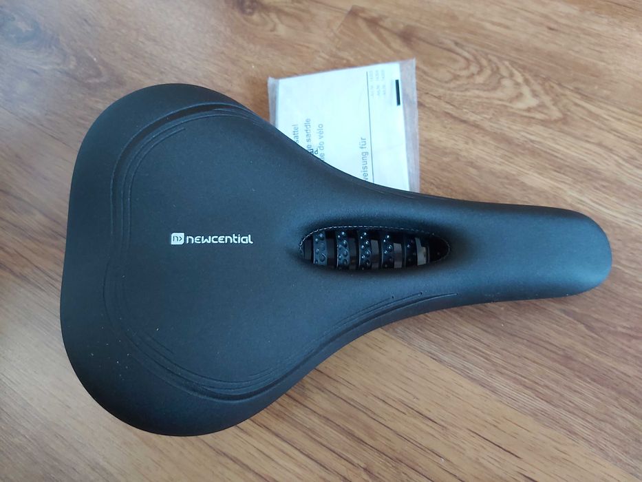 Sa de bicicleta pe gel (foarte confortabila) dimensiuni 28 x18 x9