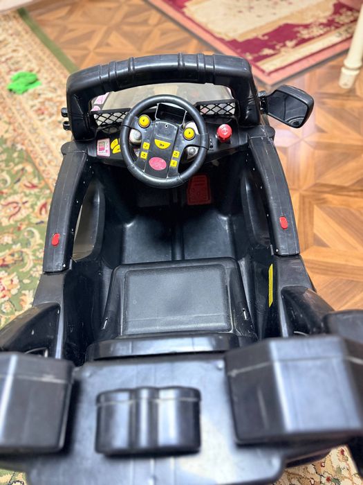 Bolalar elektromobili yaxshi xolatda