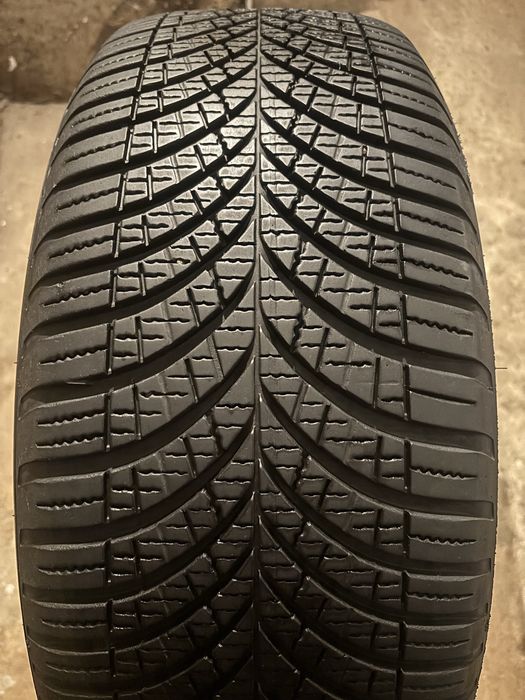 Vand 1  bucata anvelopa 235/55/19 All season Goodyear vector 4 seasons
