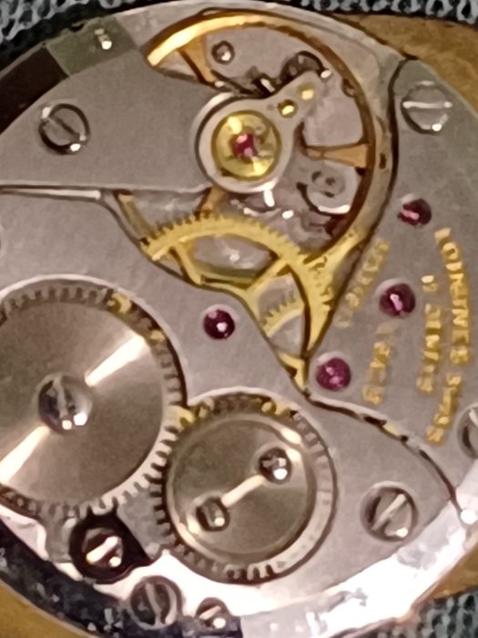 Mecanism ceas Longines perfect functional.