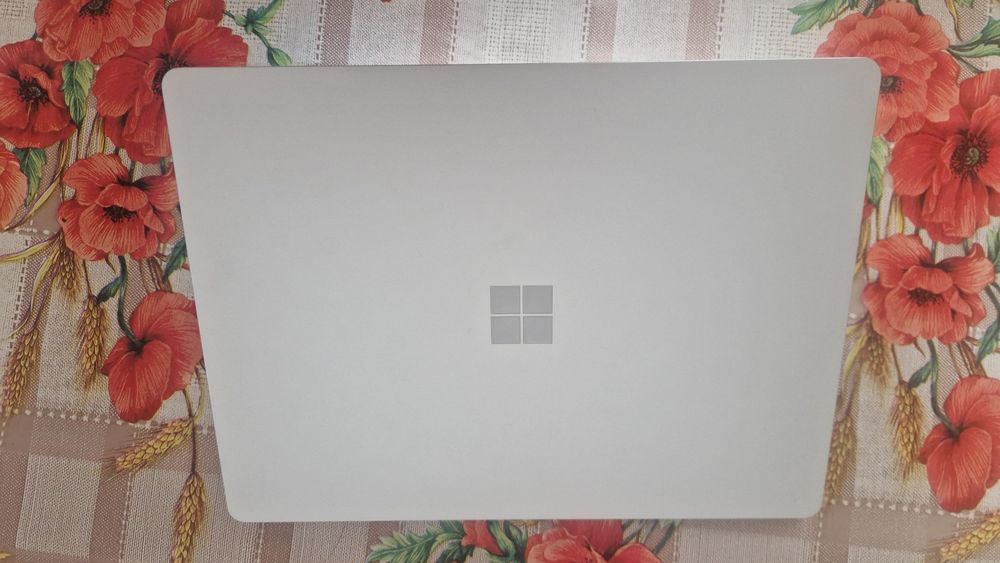 Laptop Microsoft Surface Go Touch Screen I5-1035G1 12.4’’16GB PORTABIL