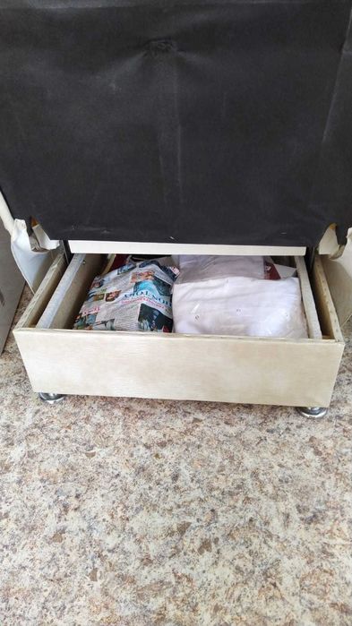 продам диван и одно кресло