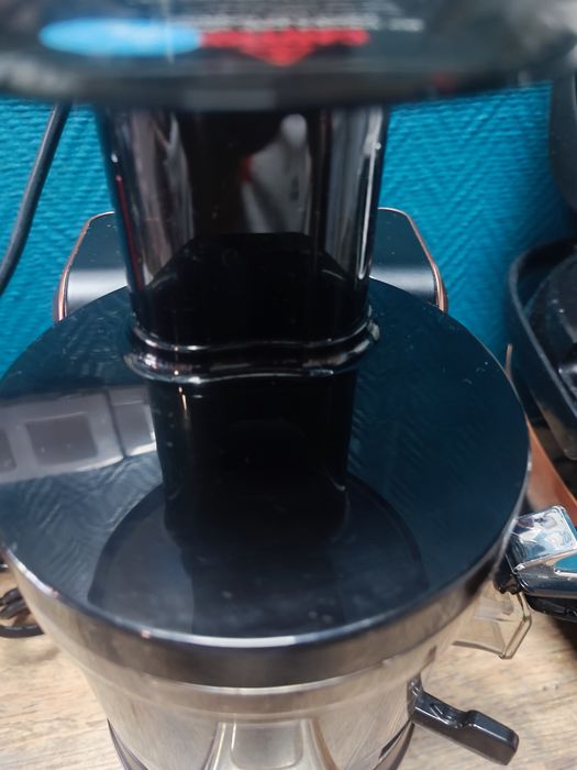 Vând storcător citrice profesional Hurom Slow Juicer Hurom