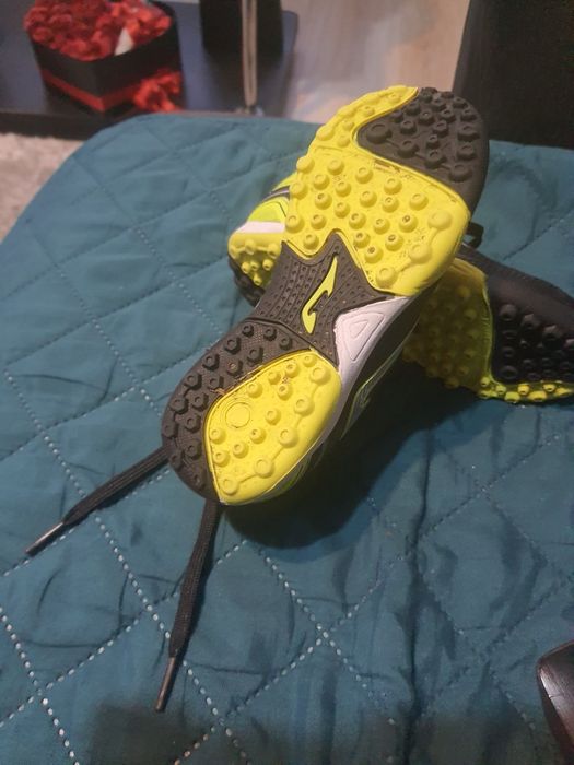 Crampoane baieti mărimea 28