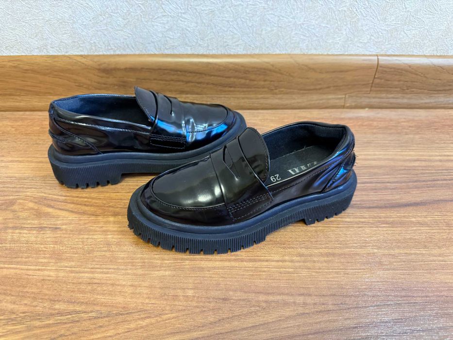 Туфли ZARA на девочку 29 размер