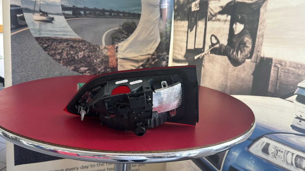 Stop dreapta haion BMW X1 F48 (2015–2019), original, cod 7350696
