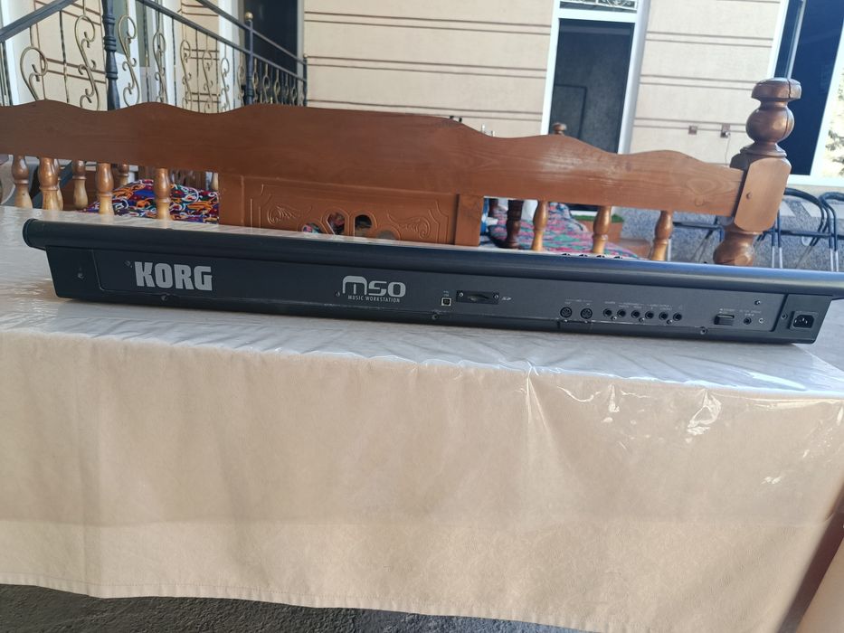 ситезатор  KORG M 50