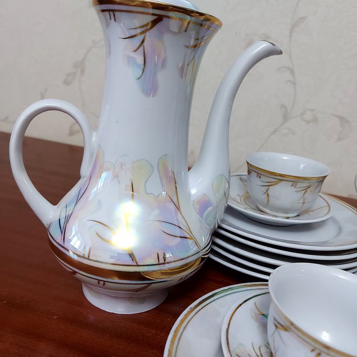 Хрусталь и кофейный набор