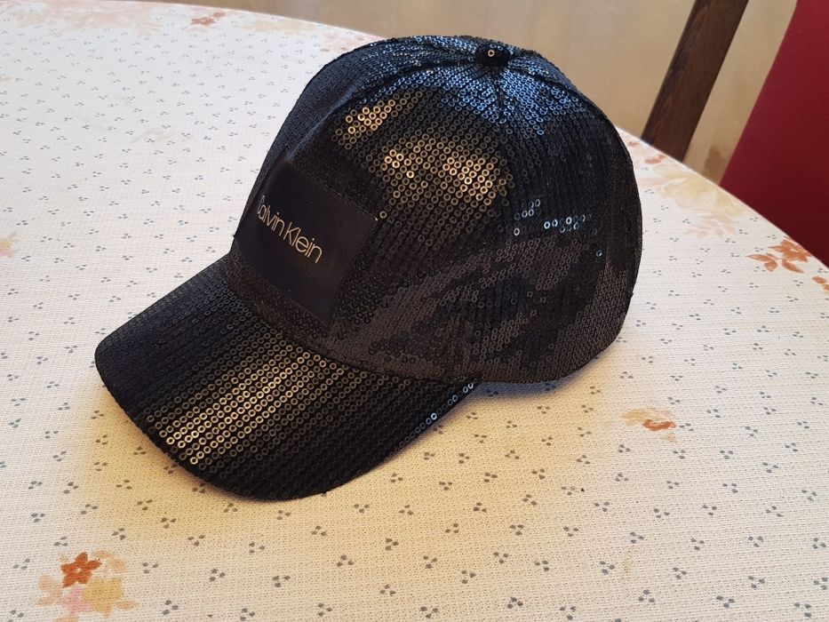 Шапки Gucci PRIZRAK &  Calvin Klein