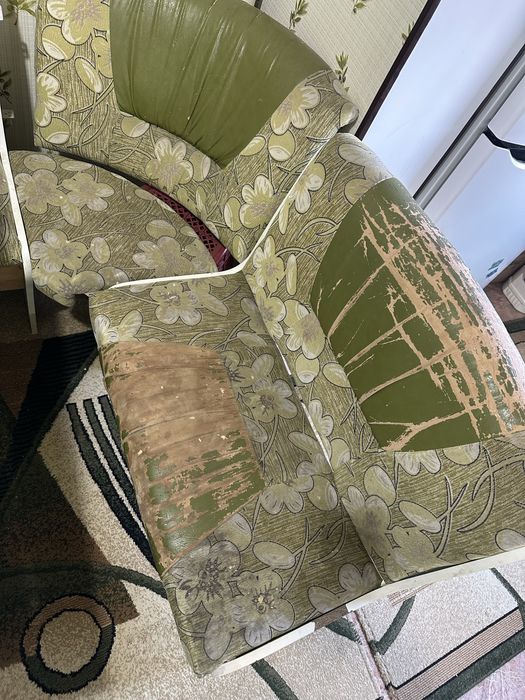 Диван для кухни.