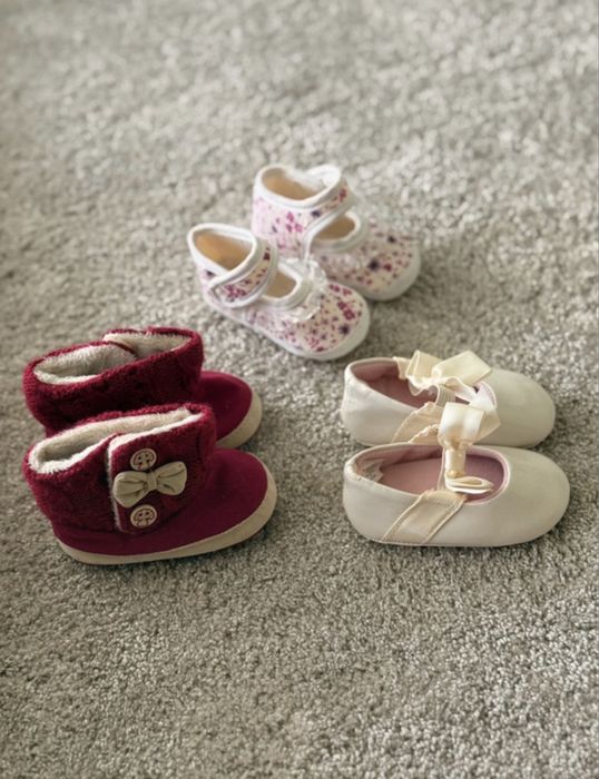 3 perechi încălțăminte bebe nr 17 (Mayoral + balerini + ghetute)