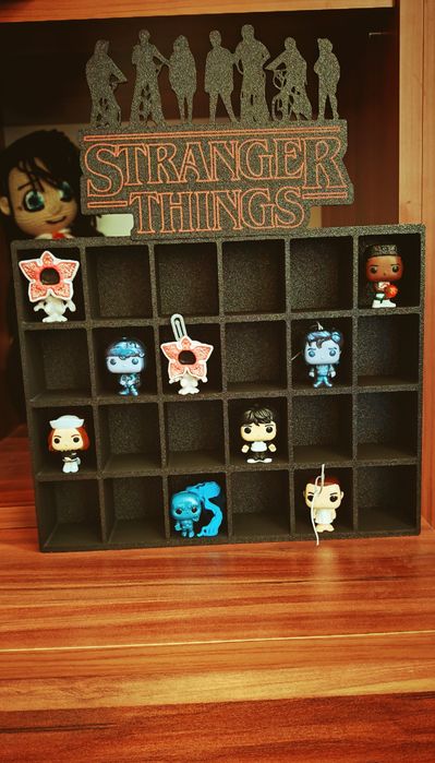 Поставка за Kinder Joy фигурки от колекцията Stranger Things