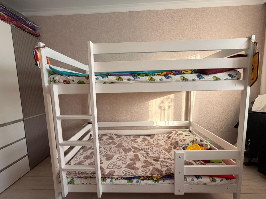 Двухъярусная кровать