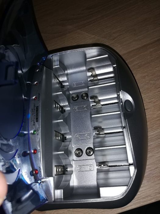 Incarcator baterii / acumulatori toate tipurile NOU transport GRATUIT