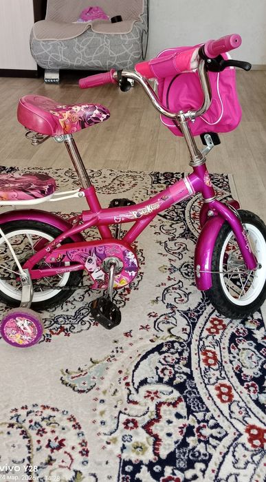 Велосипед 4-5 лет,девочка
