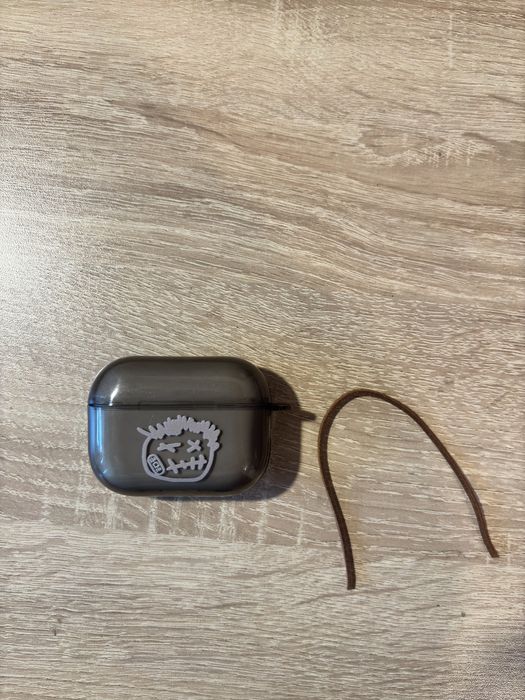 AirPods Pro 2-ро поколение. (Оригинални, С калъф на Travis Scott)