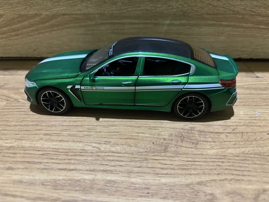 Продавам количка 1:24