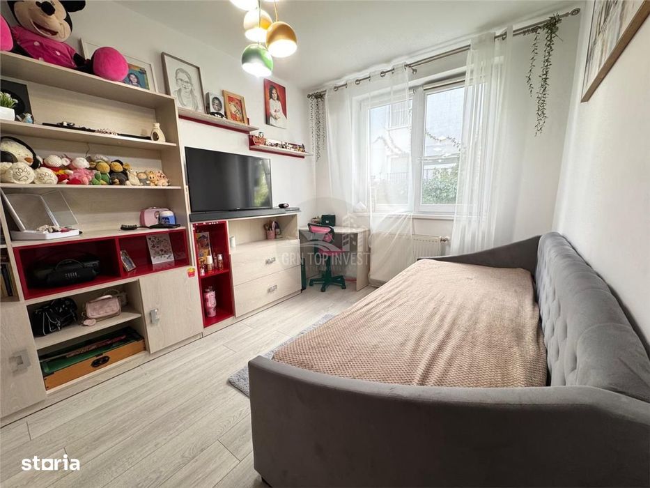 Apartament 3 camere 2 bai 2 balcoane in Selimbar