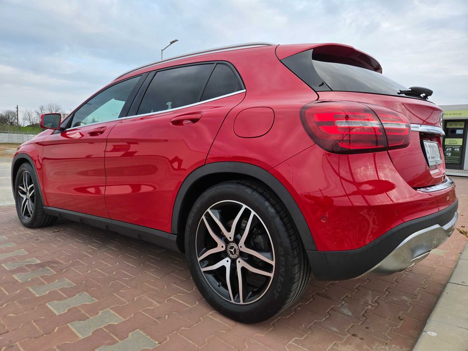 Mercedes GLA 220 Benzina  4Matic 63.000km, 19.400 + TVA deductibil