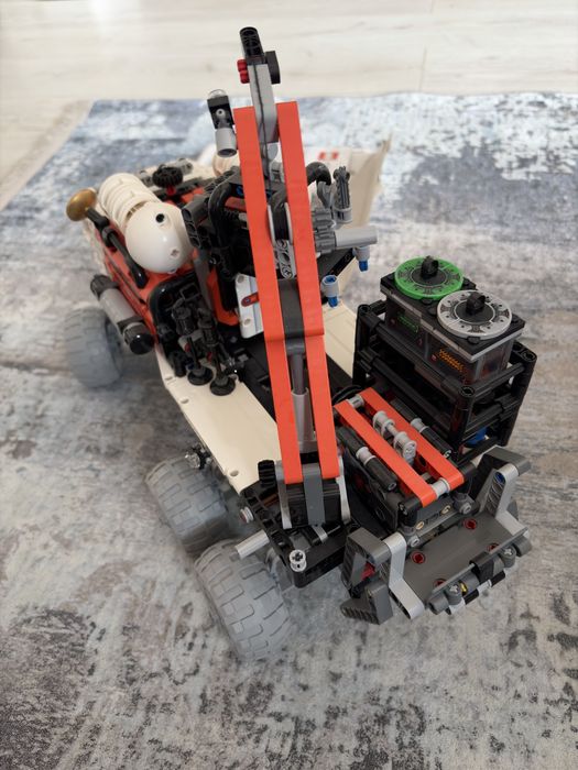 Lego Technic 42180