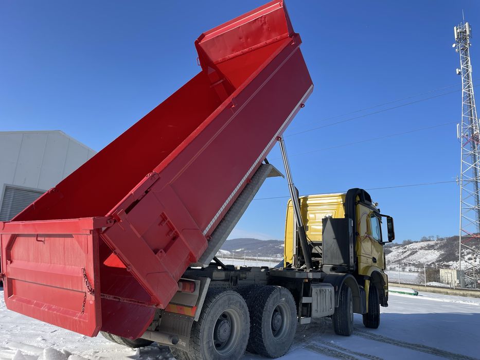 Mercedes Arocs Actros basculabil cu macara palfinger