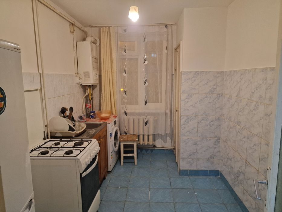 Apartament o camera,40mp,decomandat,Dărmănești, centrala,termopane